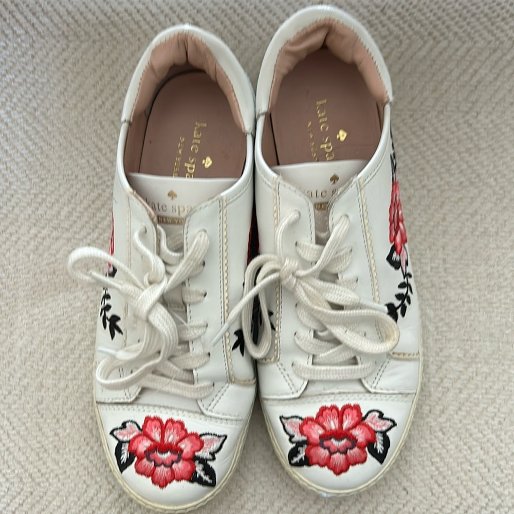 Kate Spade Everhart Floral Boho Leather Embroidered White Sneakers size 6